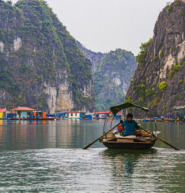 a-fishing-village-in-ha-long-bay-in-viet-nam-1.jpg