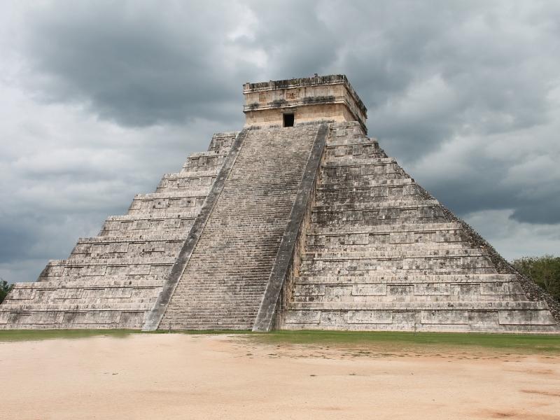 chichen-itza-38744491920.jpg