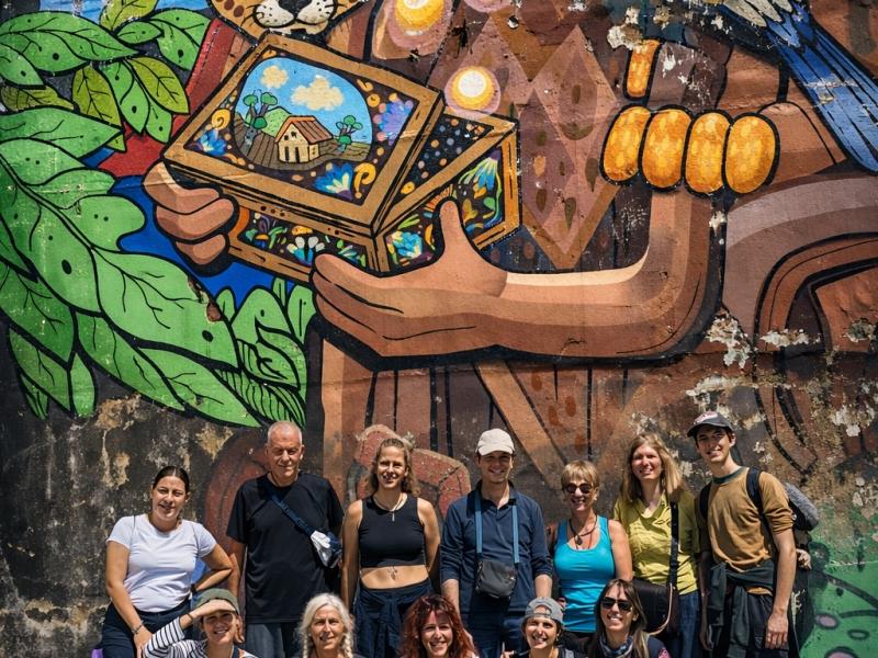 the-labyrinth-colombia-viaggio-comunitario-gruppo-murales-culturali.png